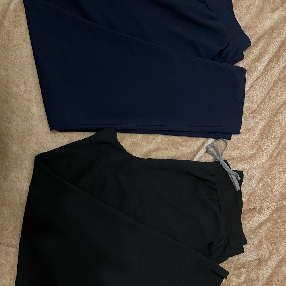 Fabletics Ion Black and Navy Scrub pants 2X/T
